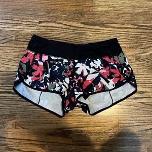 Lululemon Speed Up Mid-Rise Lined Short